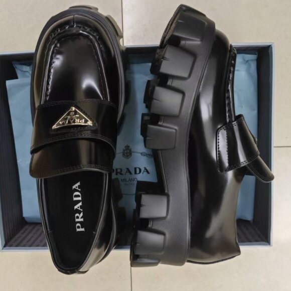 Prada Women's Glossy Black Flats - Picture 1 of 5